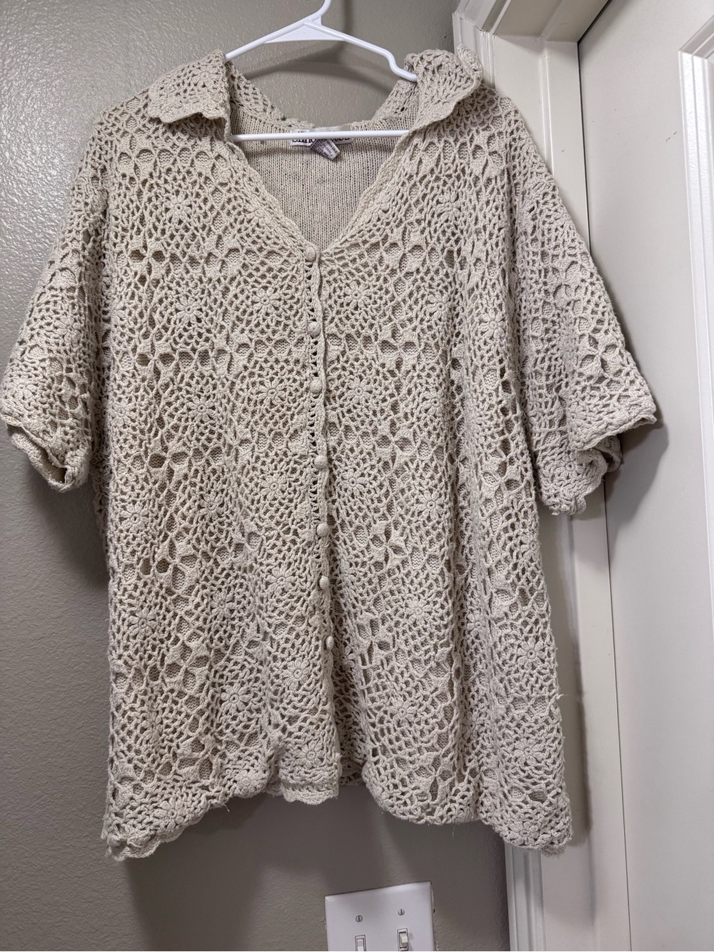 Silk Fabric Silhouette Cream Crochet Button-Front Short Sleeve Blouse